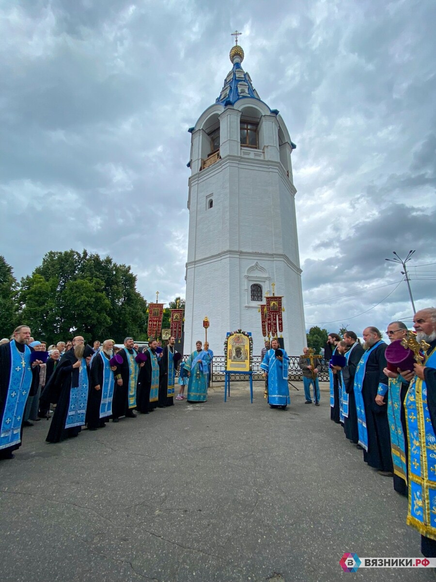 На «казанской» колокольне зазвонили колокола | 29.07.2022 | Вязники -  БезФормата